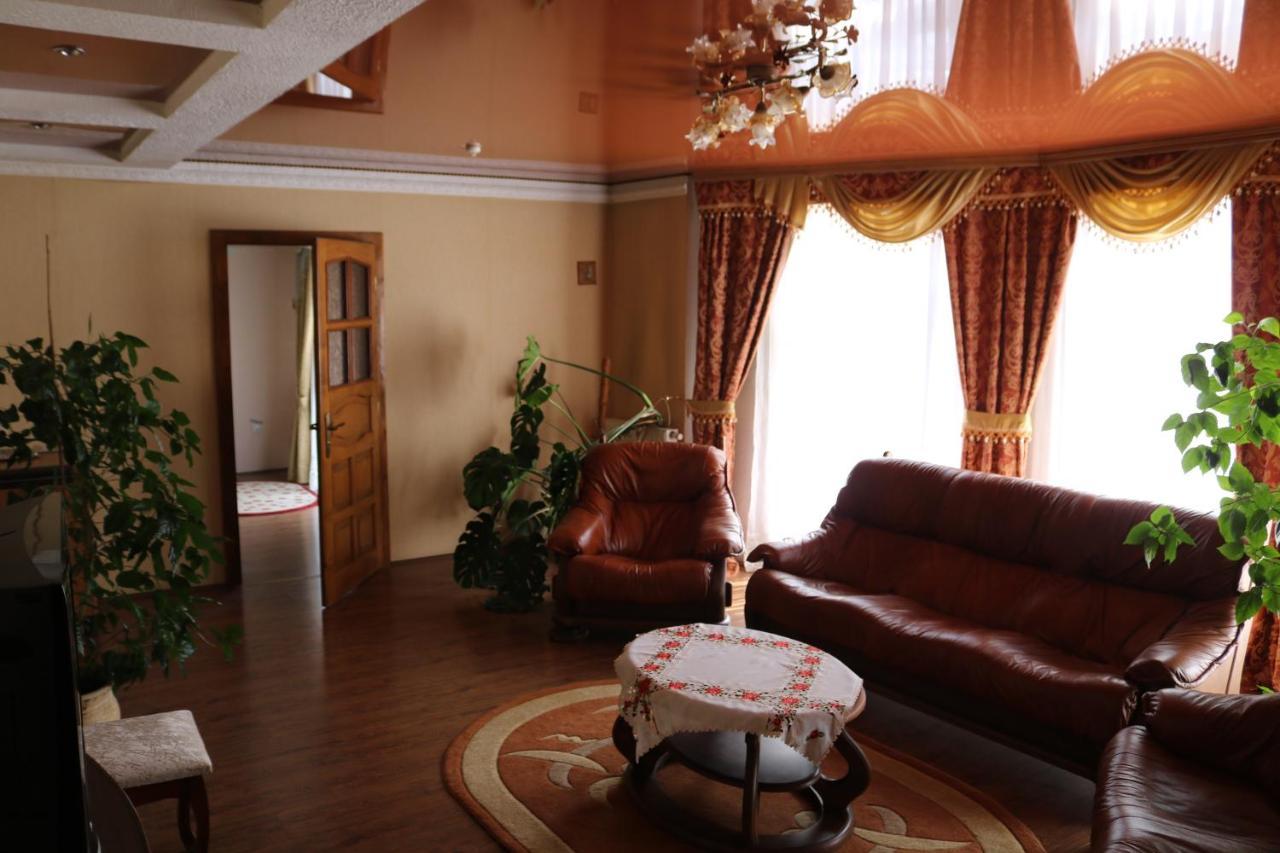 Готель ***Феєрія Tyachiv Exterior foto