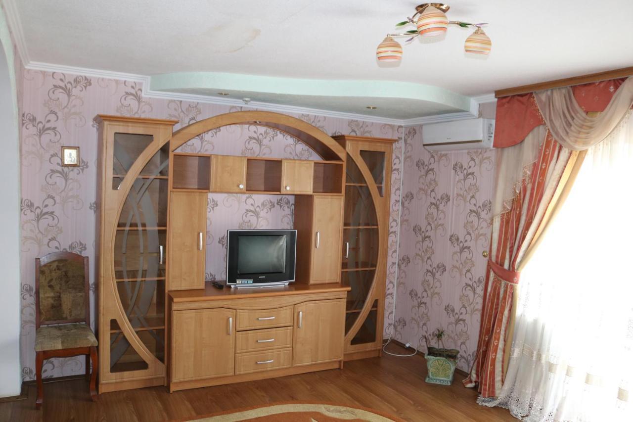 Готель ***Феєрія Tyachiv Exterior foto