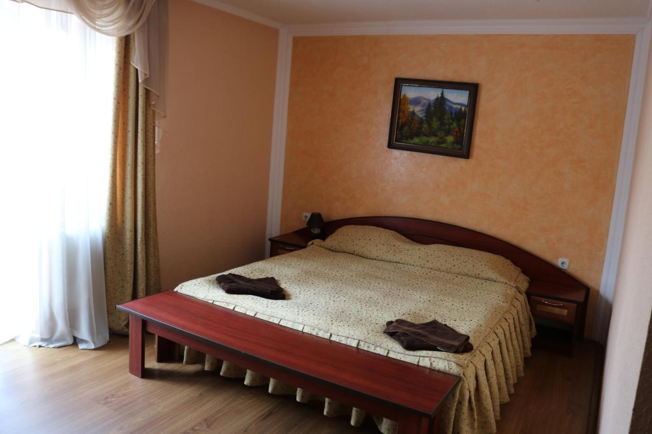 Готель ***Феєрія Tyachiv Exterior foto